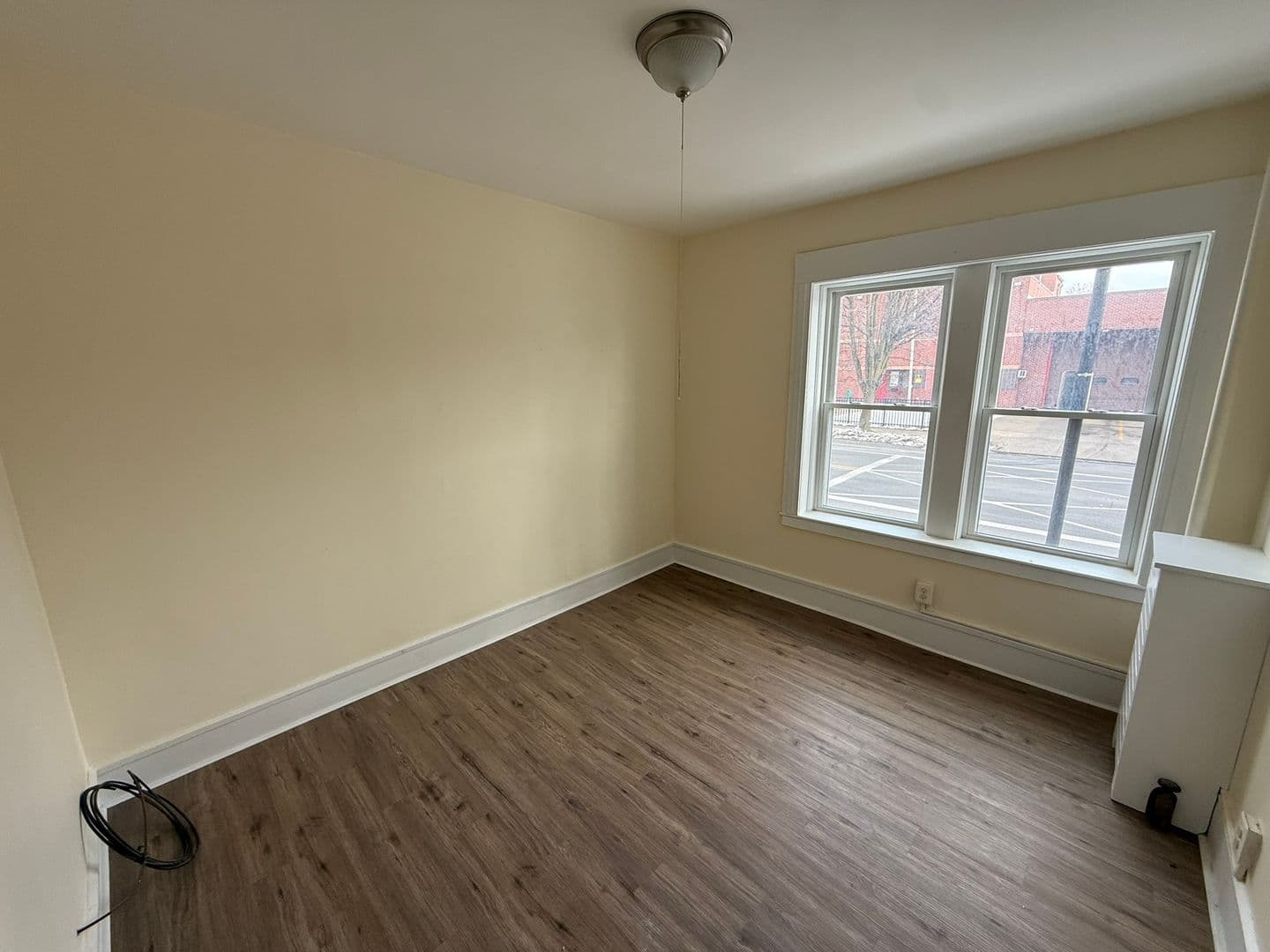 Springfield Apartment: 2718 Main St.
