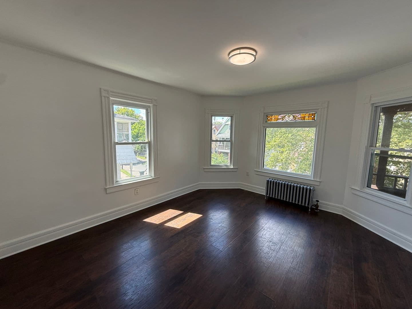 Springfield Apartment: 51 Acushnet Ave.