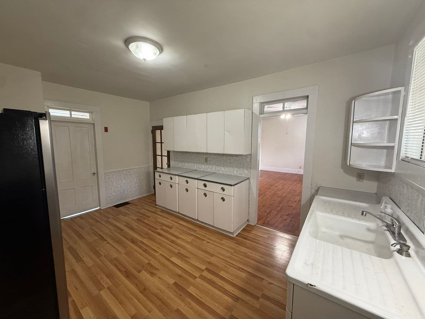 Amherst Apartment: 986 South East St