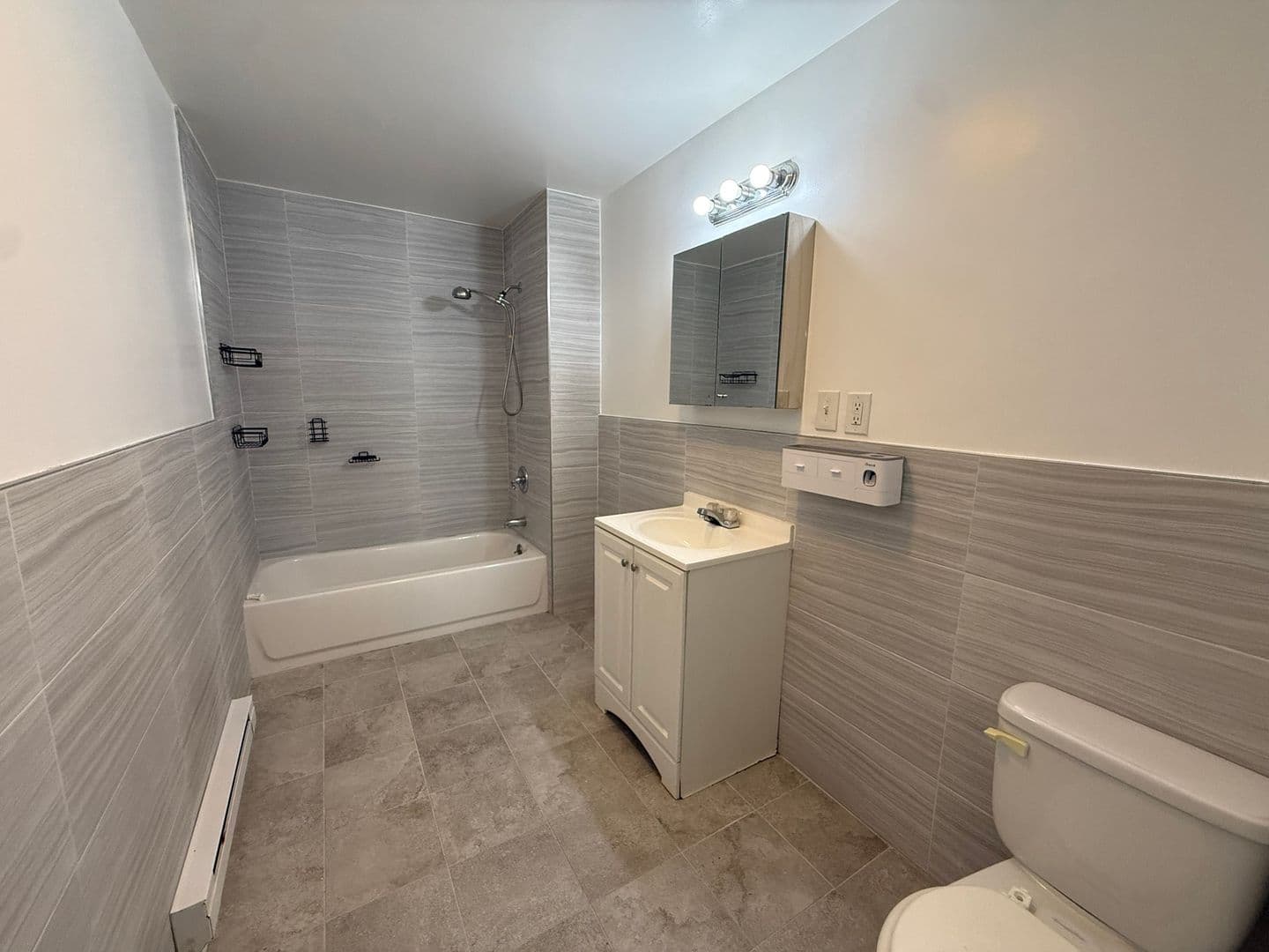 Springfield Apartment: 51 Acushnet Ave.