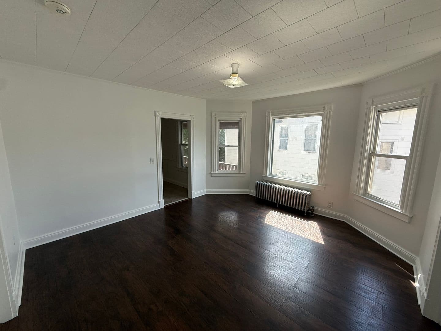 Springfield Apartment: 51 Acushnet Ave.