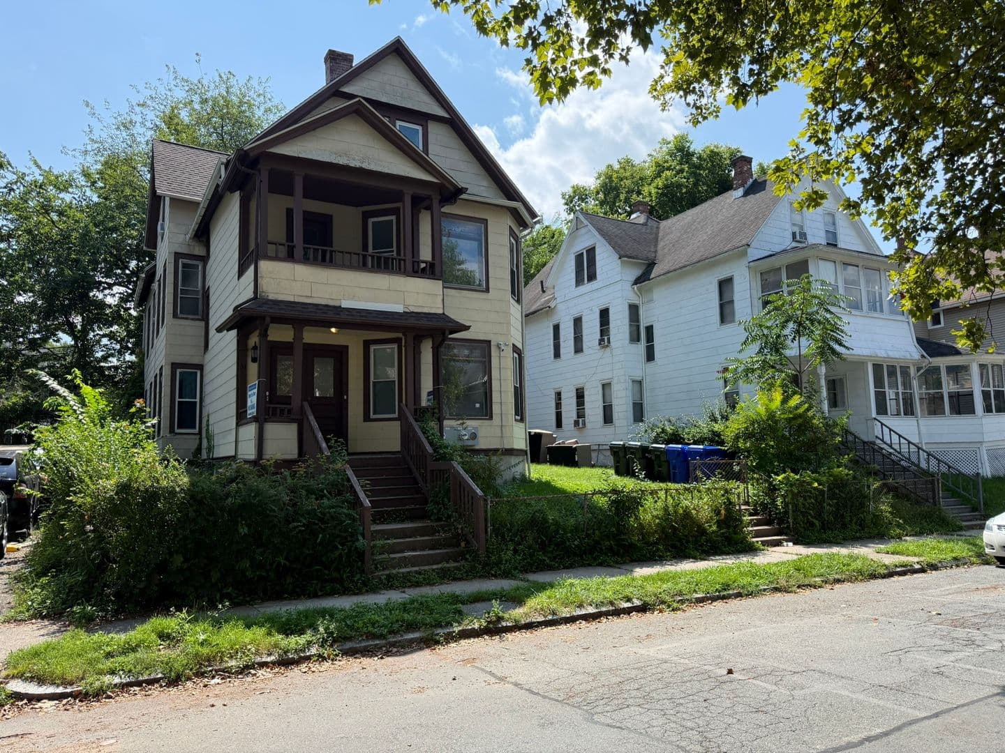 Springfield Apartment: 51 Acushnet Ave.