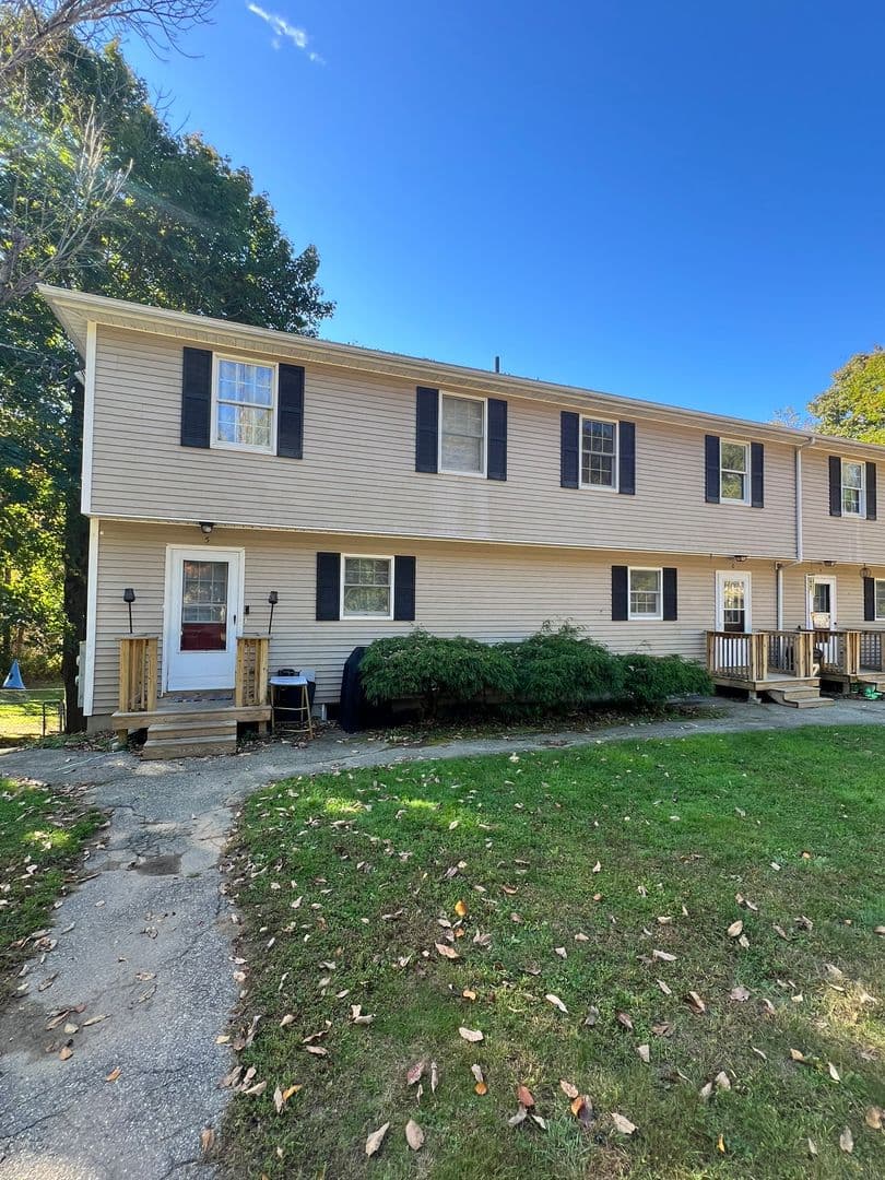 Warren Apartment: 13 Mill St