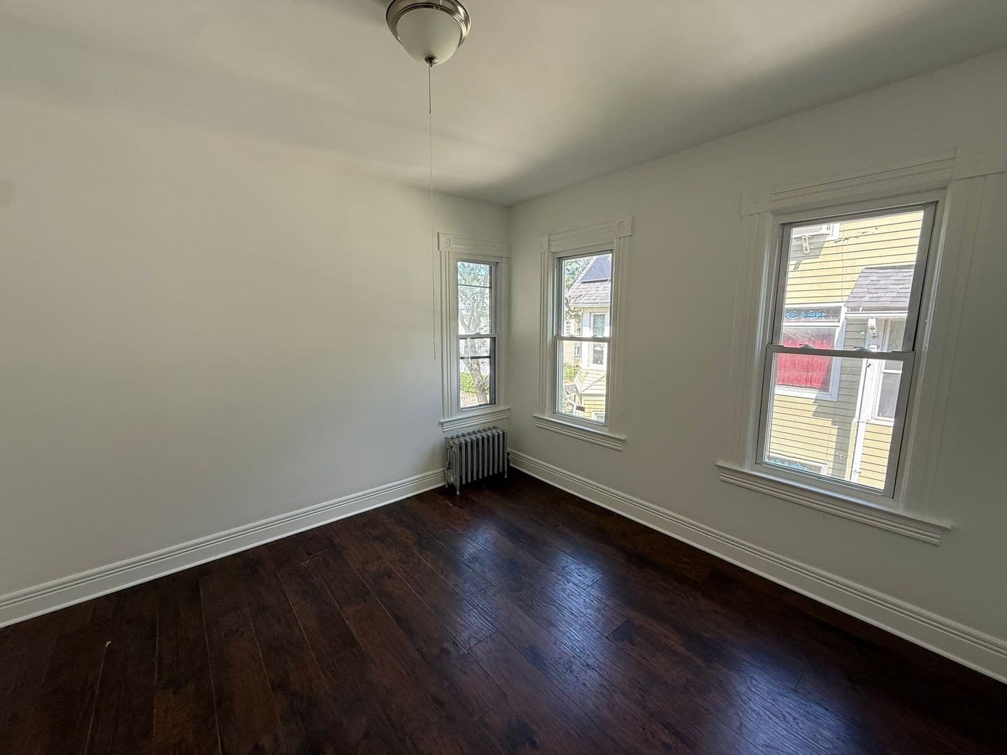 Springfield Apartment: 51 Acushnet Ave.