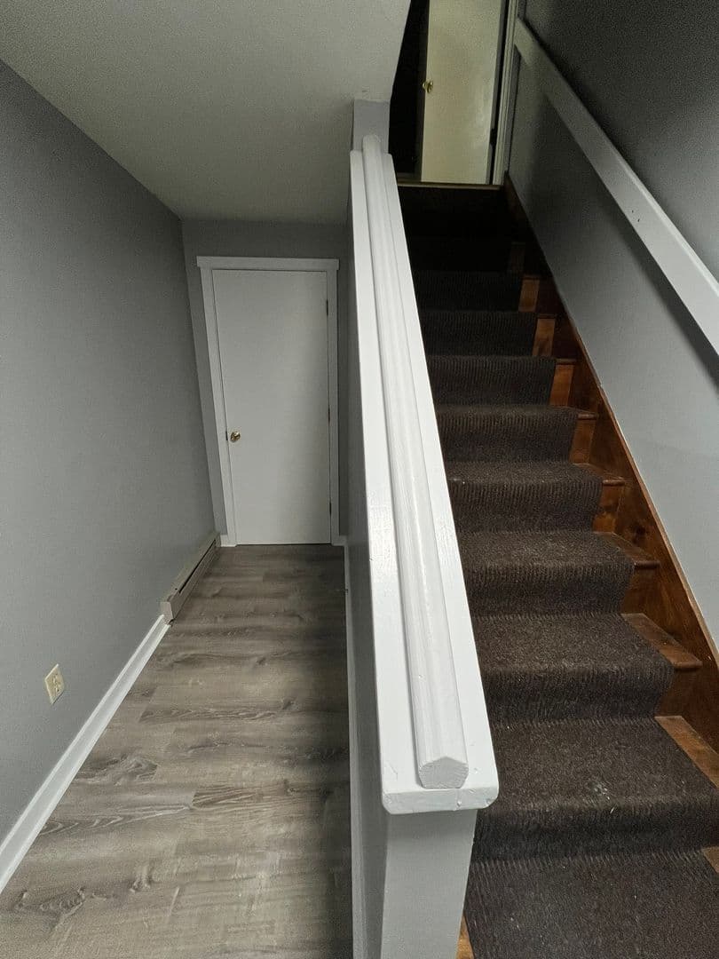 Warren Apartment: 13 Mill St