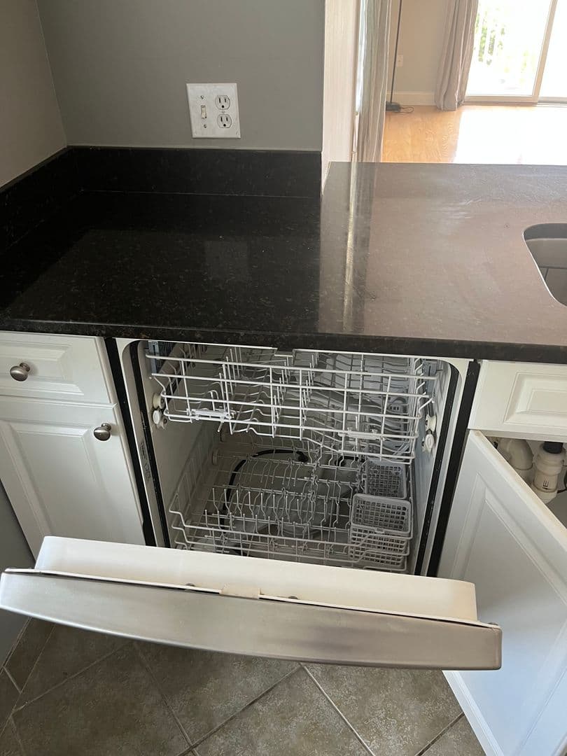 Braintree Condo: 614 Pond St