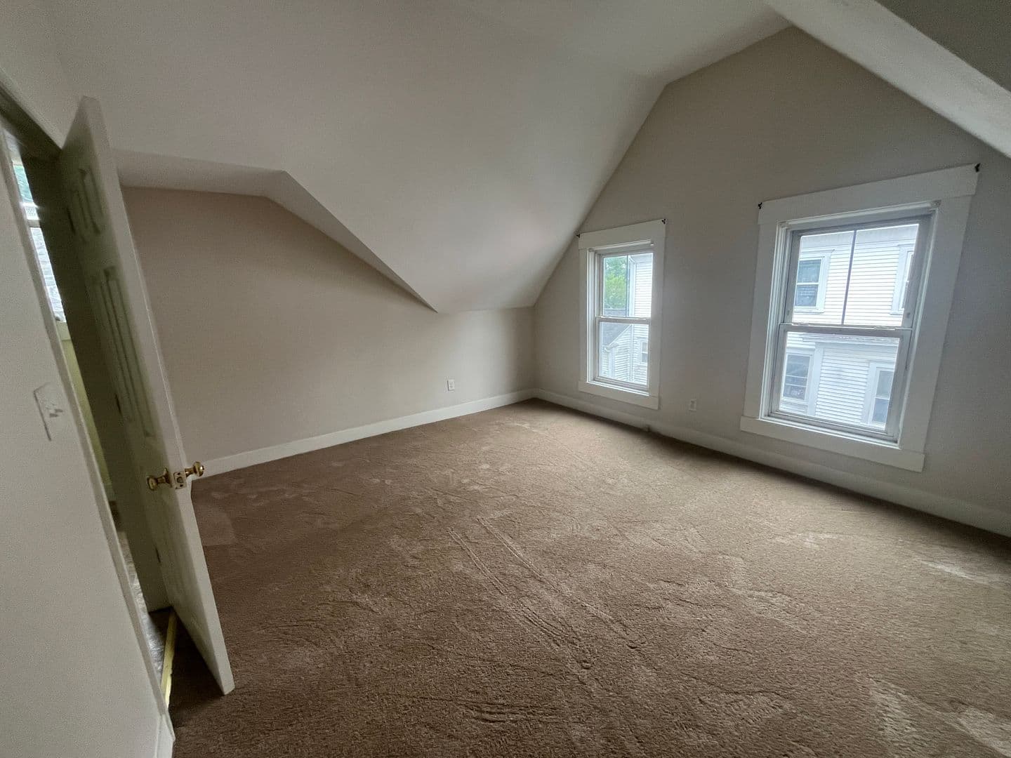 Middleboro House: 31 Oak St, Unit #2