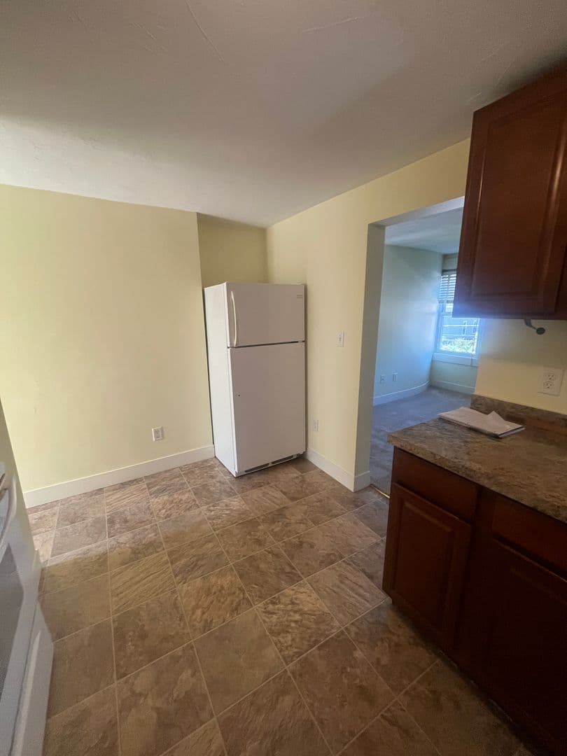 Middleboro House: 31 Oak St, Unit #2