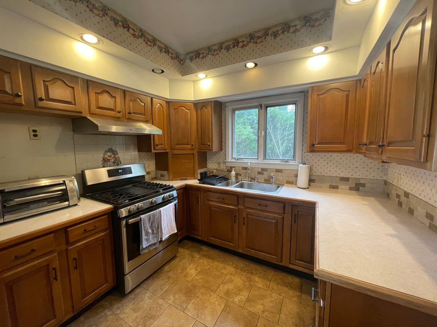 North Adams House: 59 Kemp Avenue