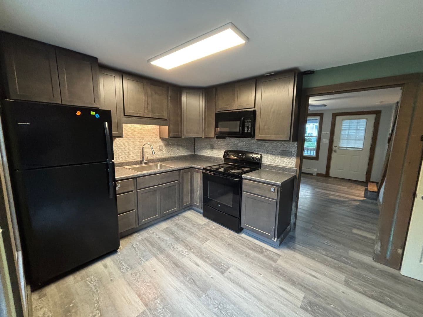 Adams Apartment: 16-18 N Summer Street - 18-3