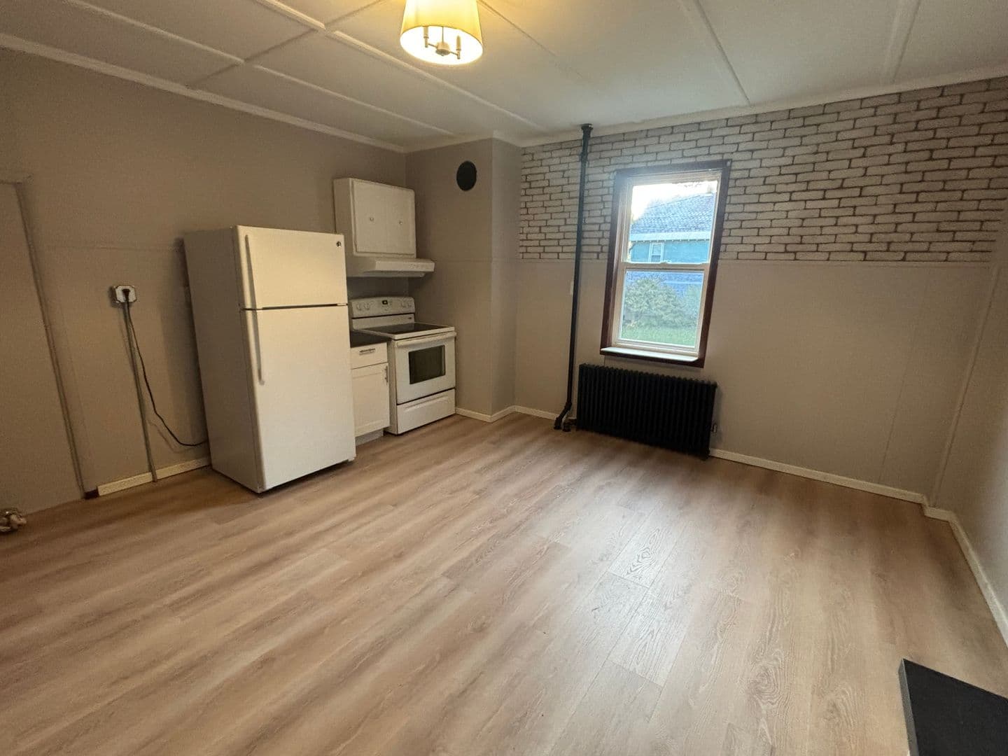 North Adams Apartment: 1051 Massachusetts Ave