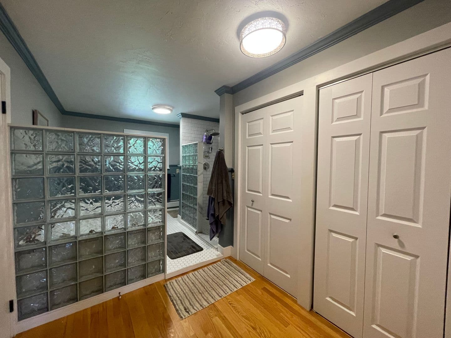 Great Barrington Apartment: 182 Division Street - 2