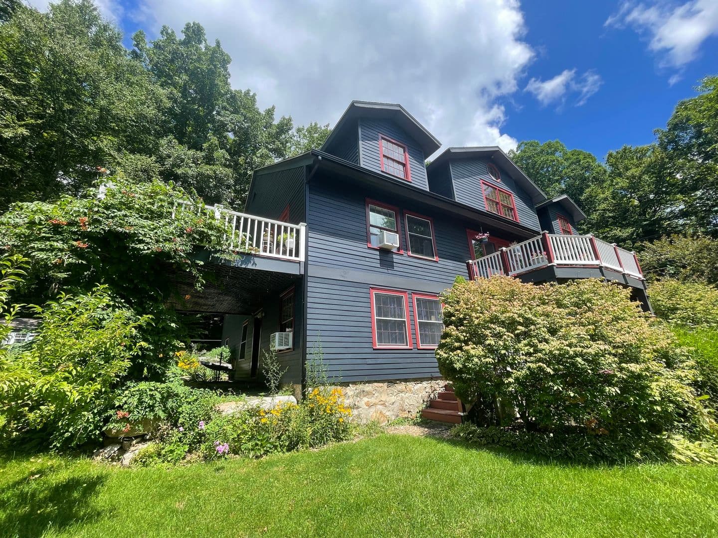 Great Barrington Apartment: 182 Division Street - 2