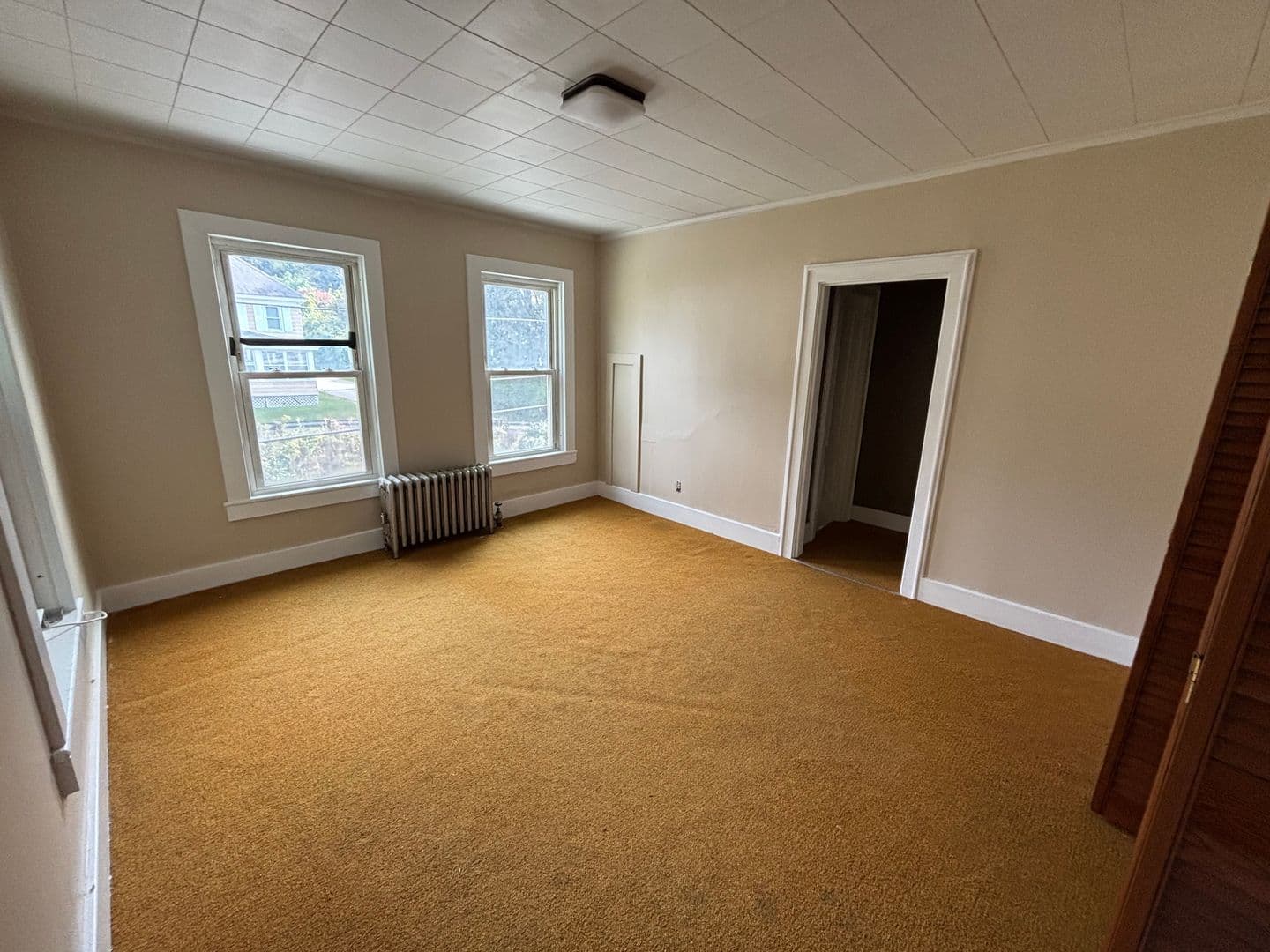 Adams Apartment: 105 Friend Street - B