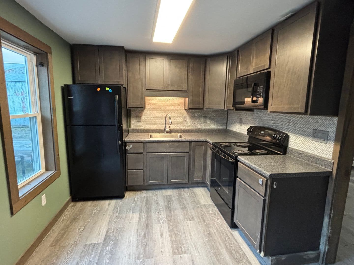 Adams Apartment: 16-18 N Summer Street - 18-3