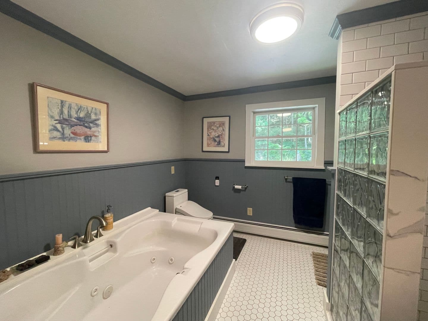 Great Barrington Apartment: 182 Division Street - 2