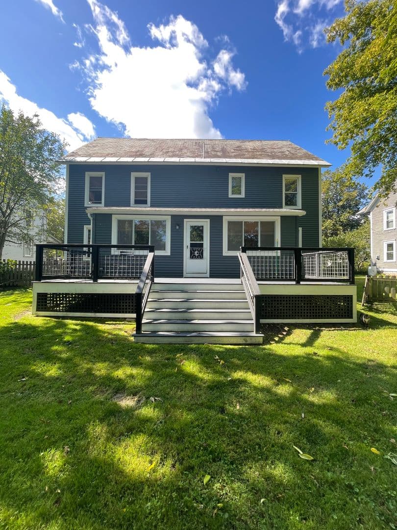 Williamstown House: 78 Linden Street