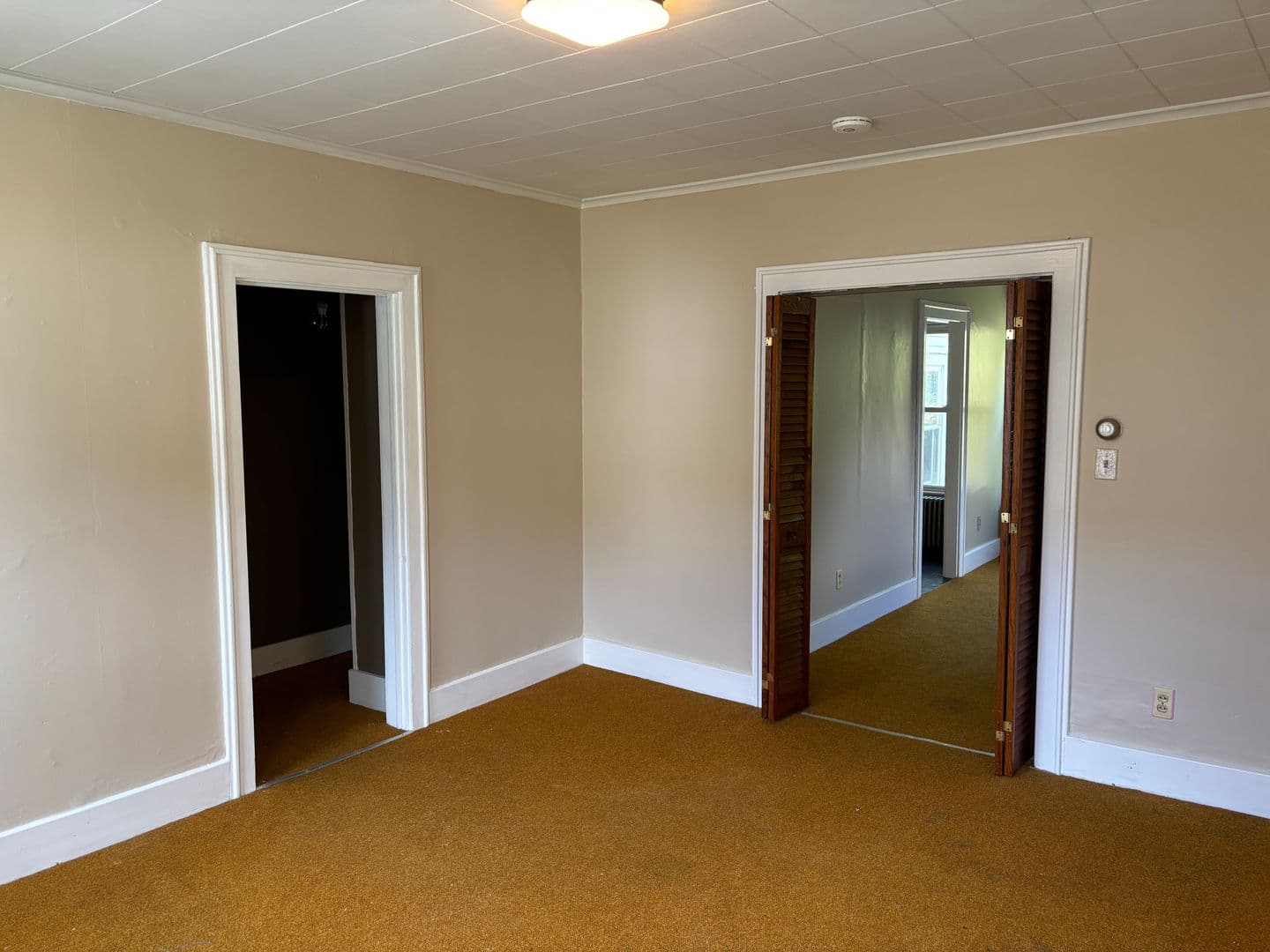Adams Apartment: 105 Friend Street - B