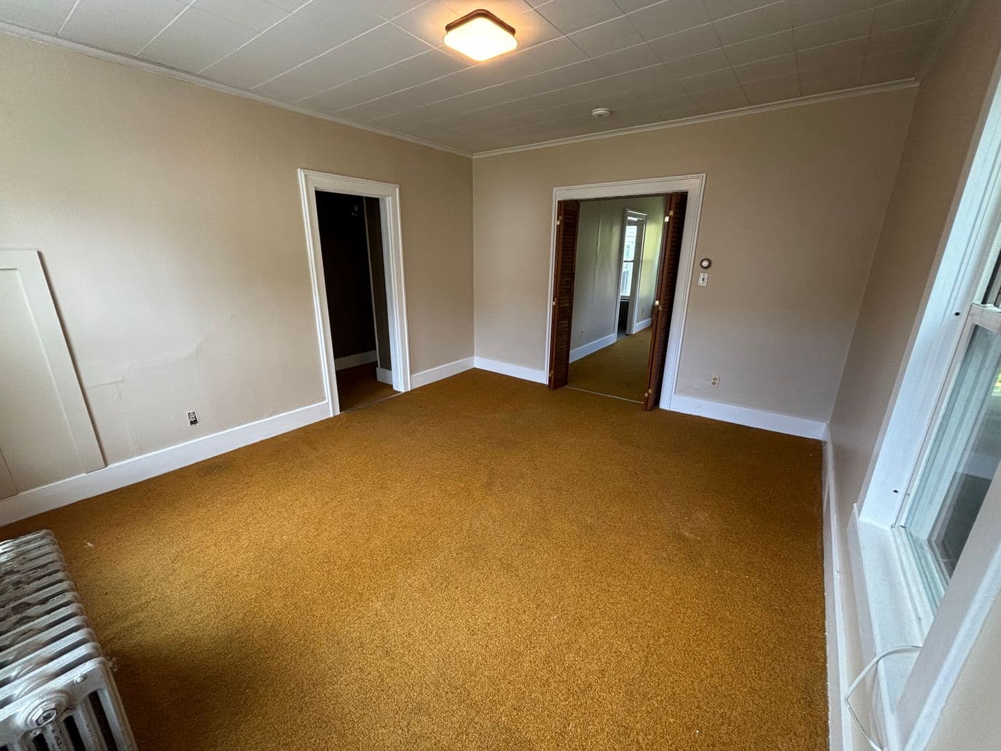 Adams Apartment: 105 Friend Street - B
