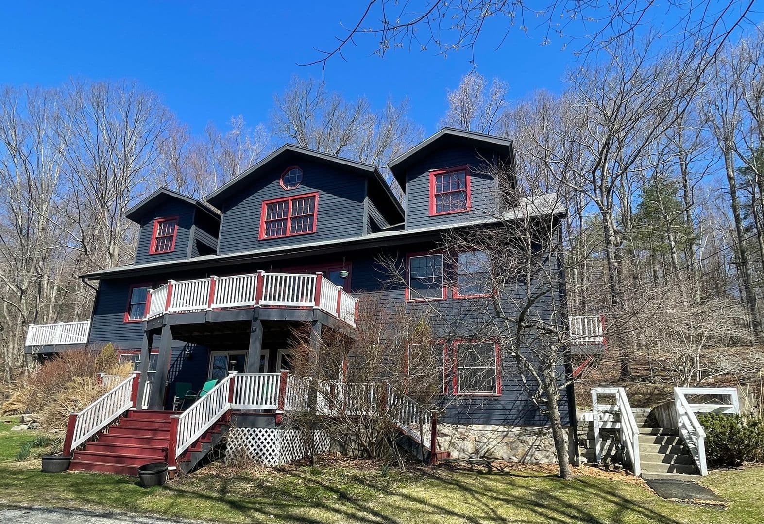Great Barrington Apartment: 182 Division Street - 2