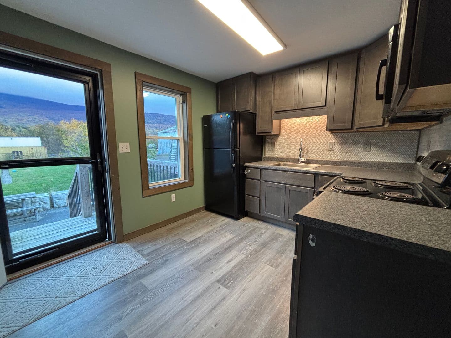 Adams Apartment: 16-18 N Summer Street - 18-3