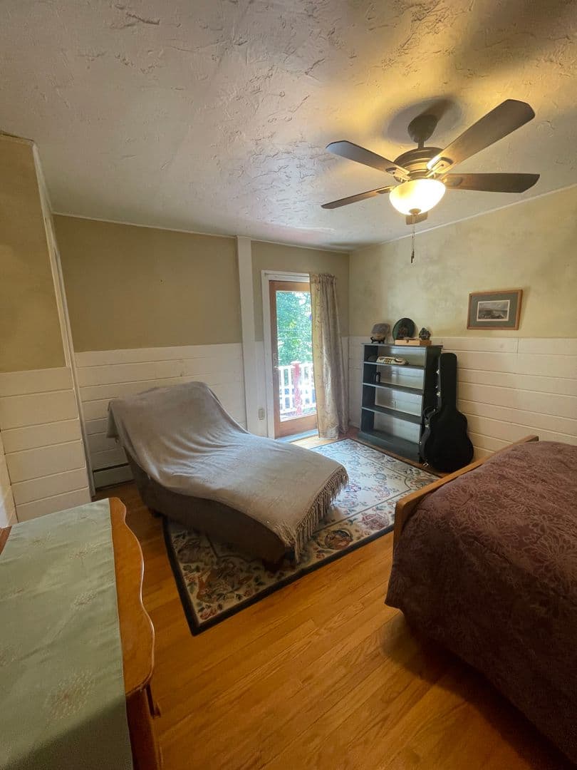 Great Barrington Apartment: 182 Division Street - 2