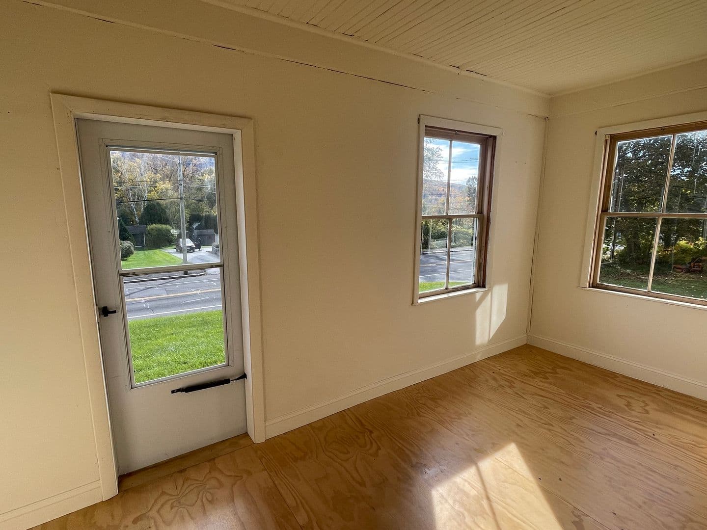 North Adams Apartment: 1051 Massachusetts Ave