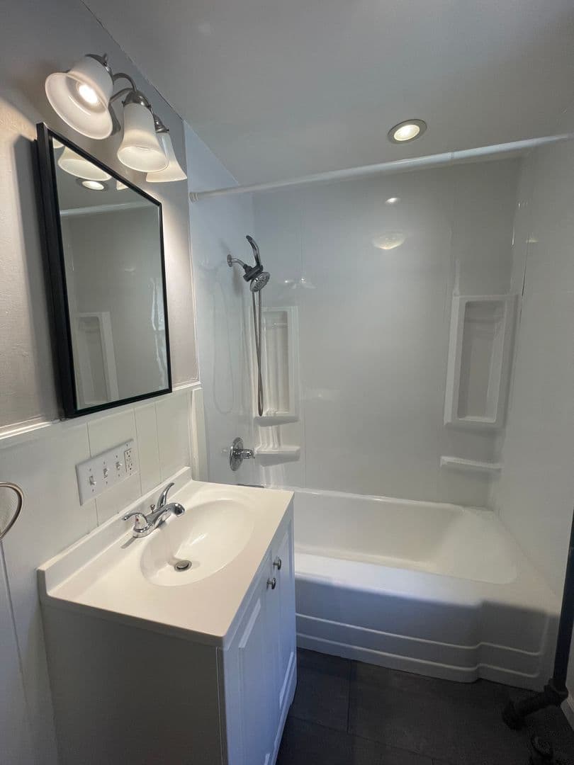 North Adams Apartment: 1051 Massachusetts Ave