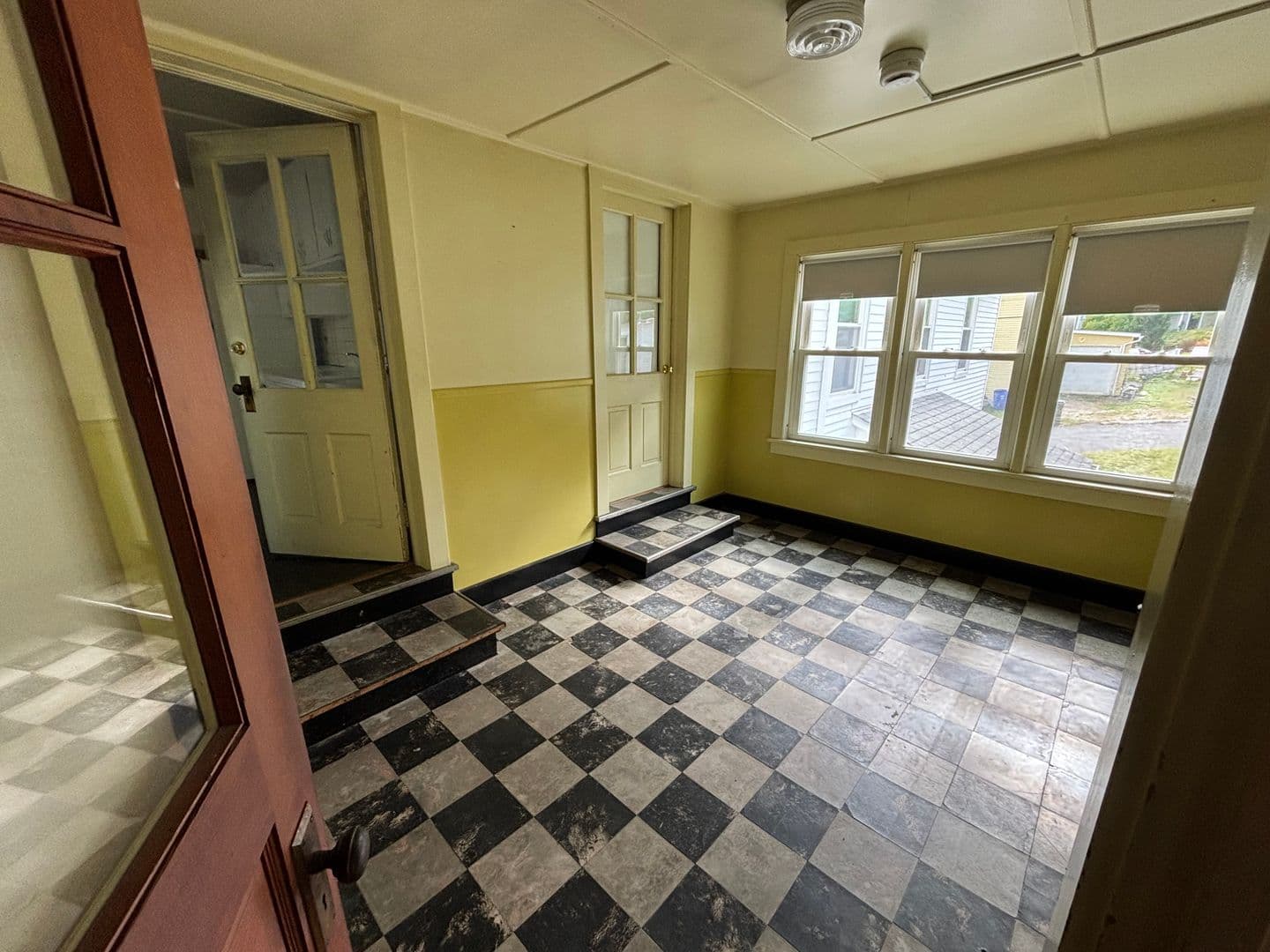 Adams Apartment: 105 Friend Street - B