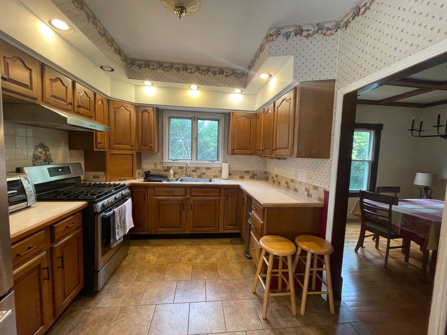 North Adams House: 59 Kemp Avenue
