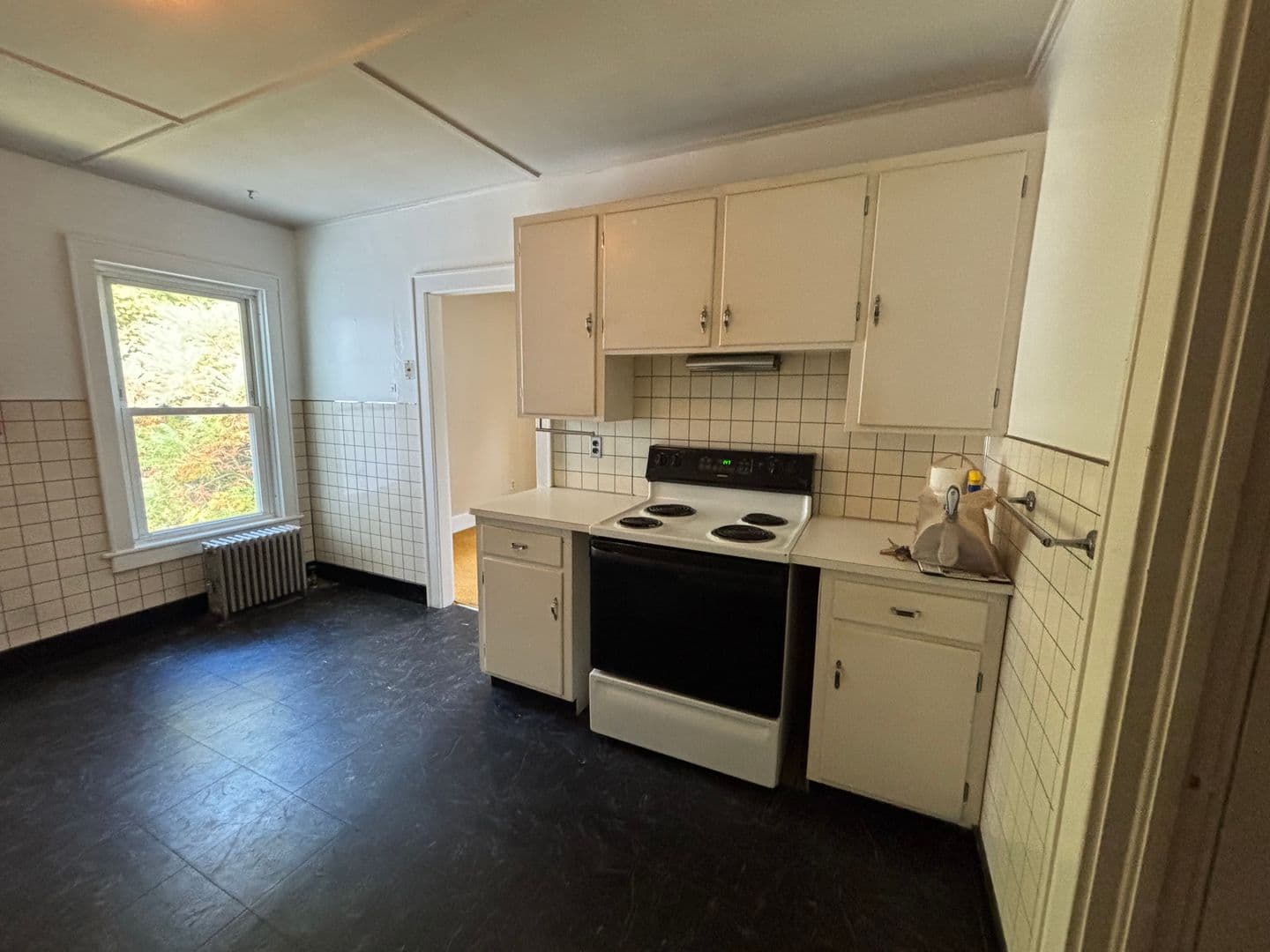 Adams Apartment: 105 Friend Street - B