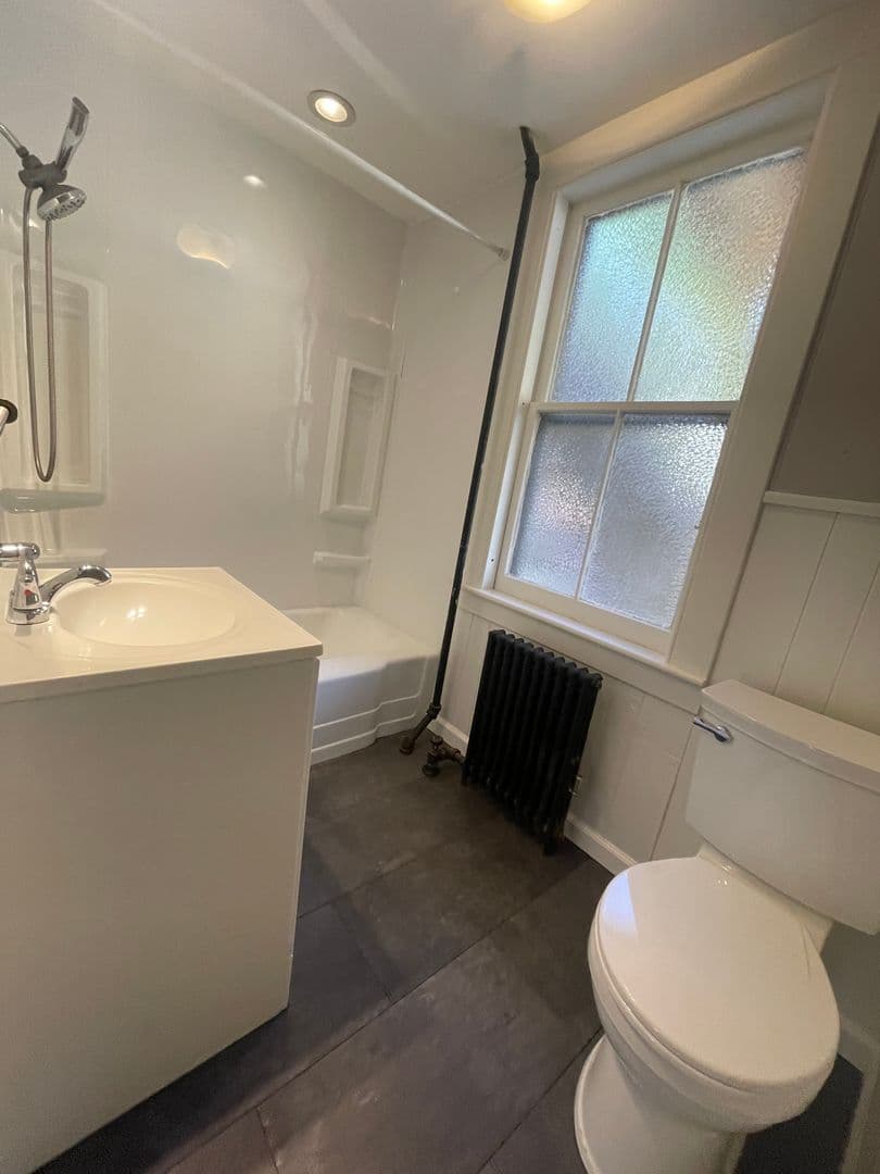 North Adams Apartment: 1051 Massachusetts Ave