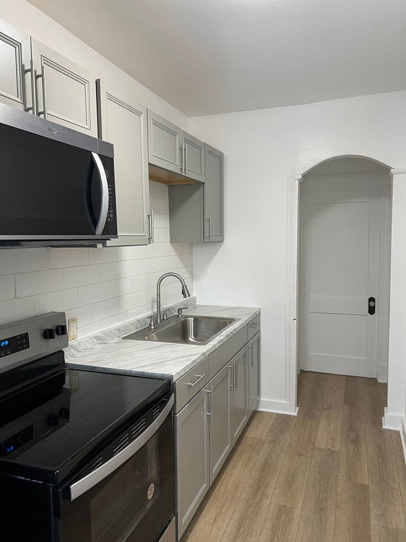 Lewiston Apartment: 53 Wood Street