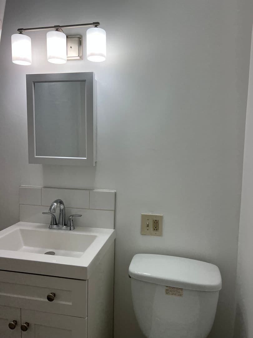 Lewiston Apartment: 53 Wood Street