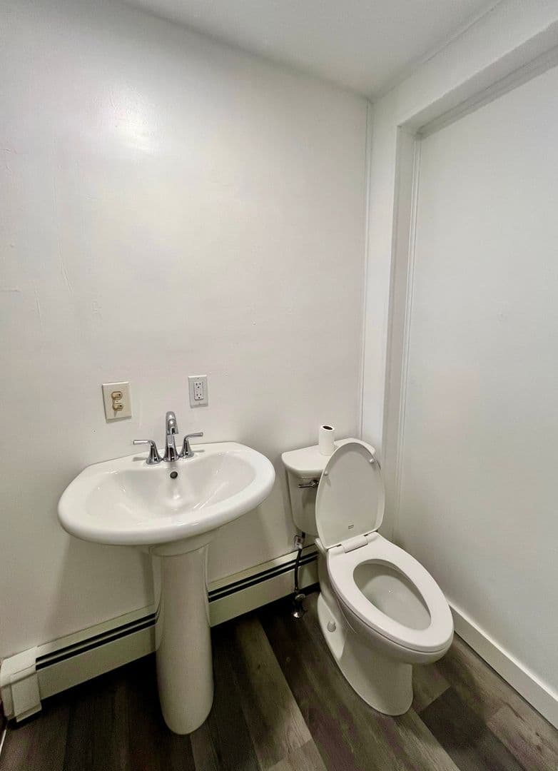 Winthrop Apartment: 56 Route 133