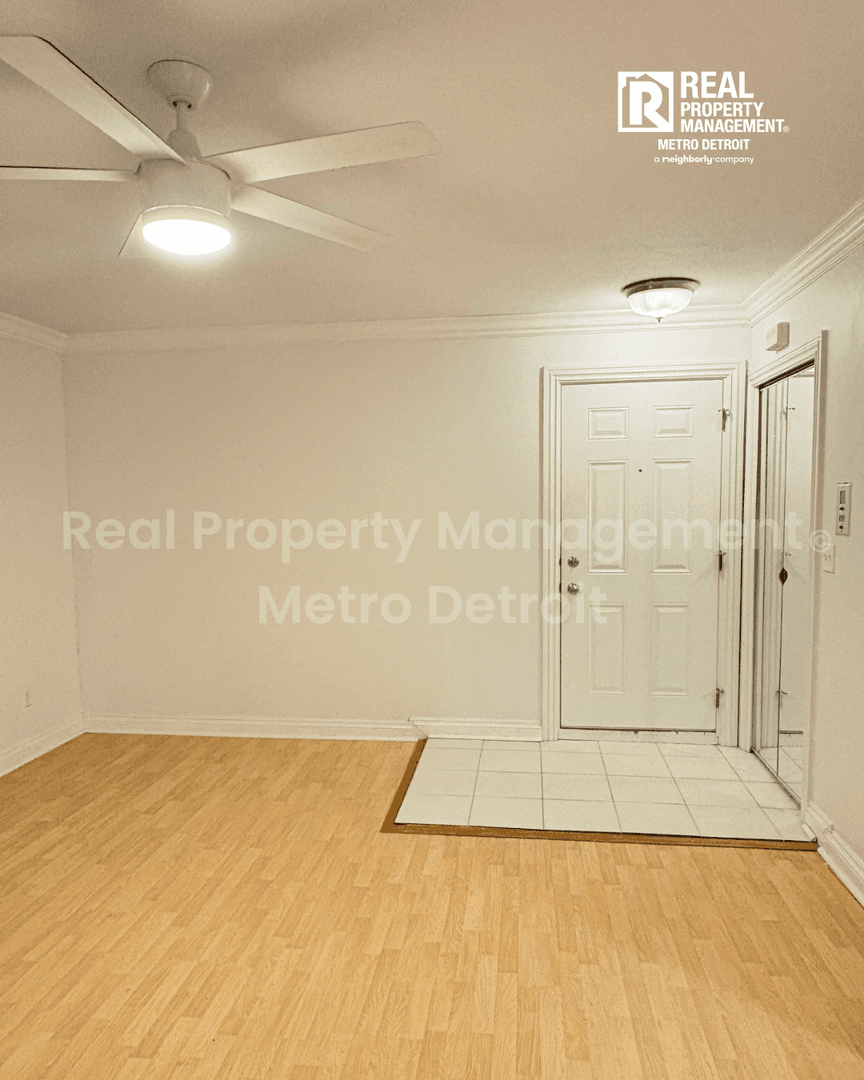 Rochester Hills House: 2375 Walton Blvd #20
