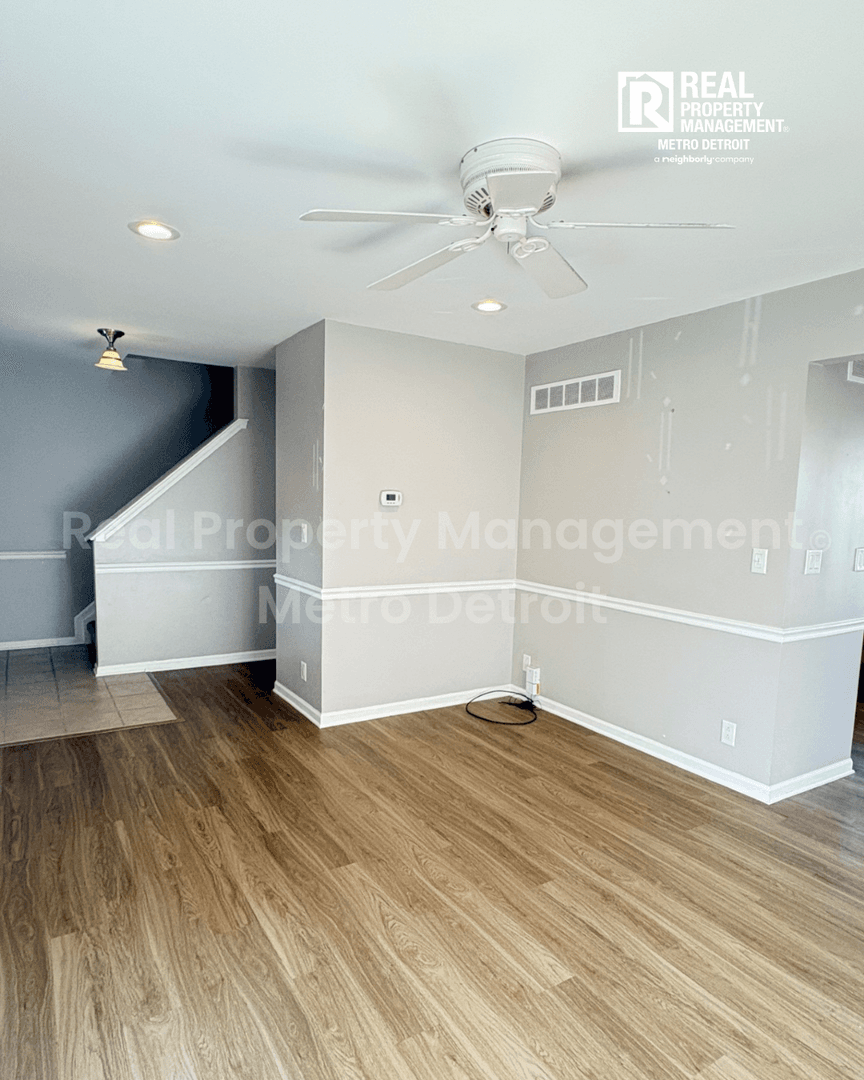 Clawson House: 245 N Bywood Ave