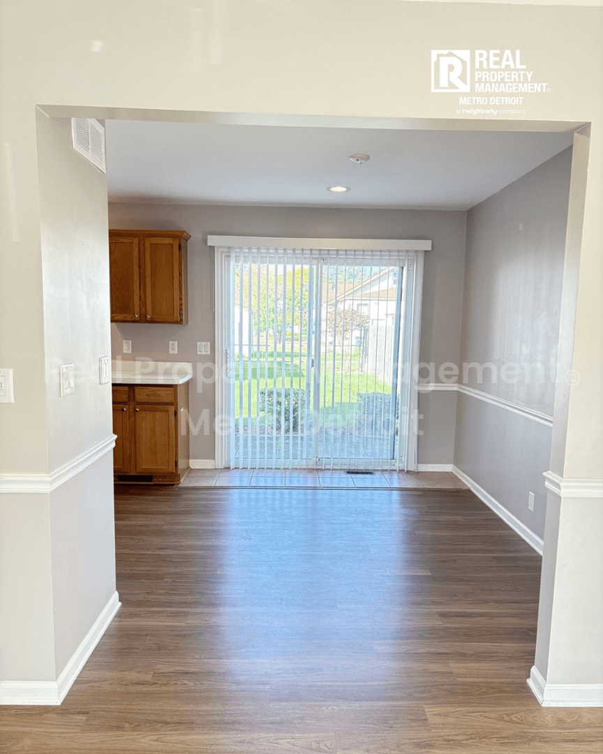 Clawson House: 245 N Bywood Ave