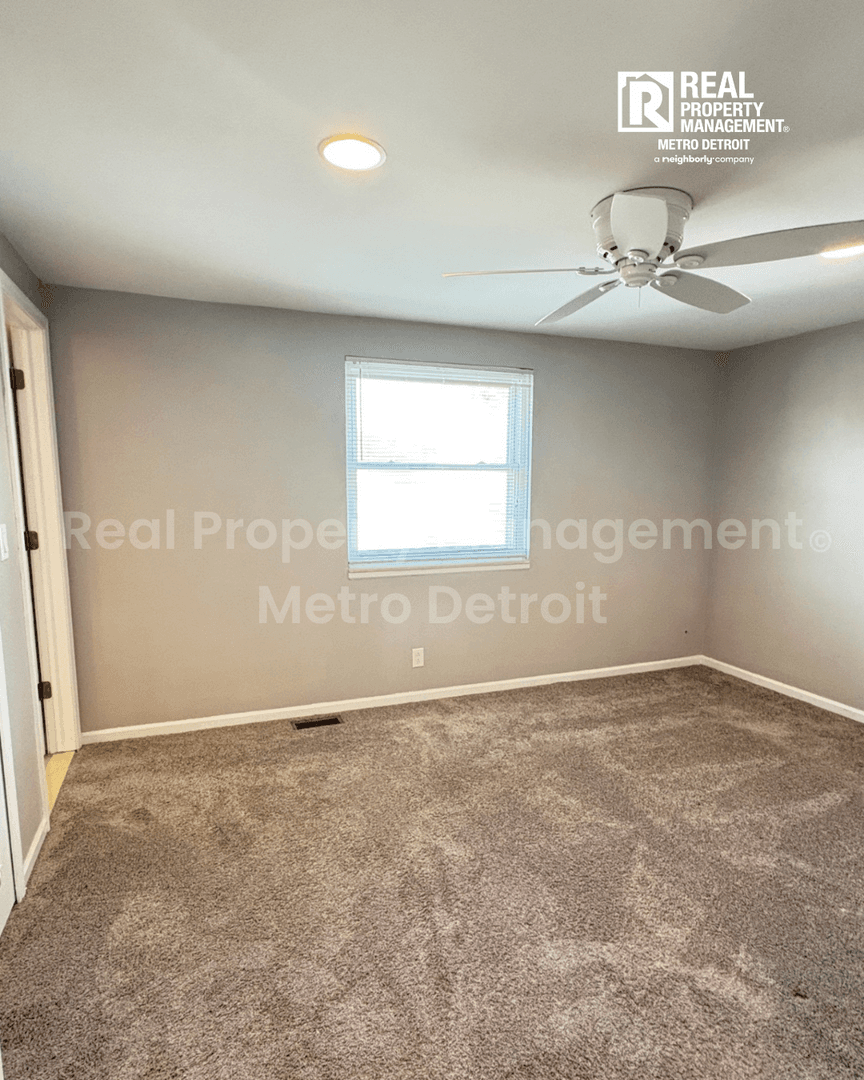 Clawson House: 245 N Bywood Ave