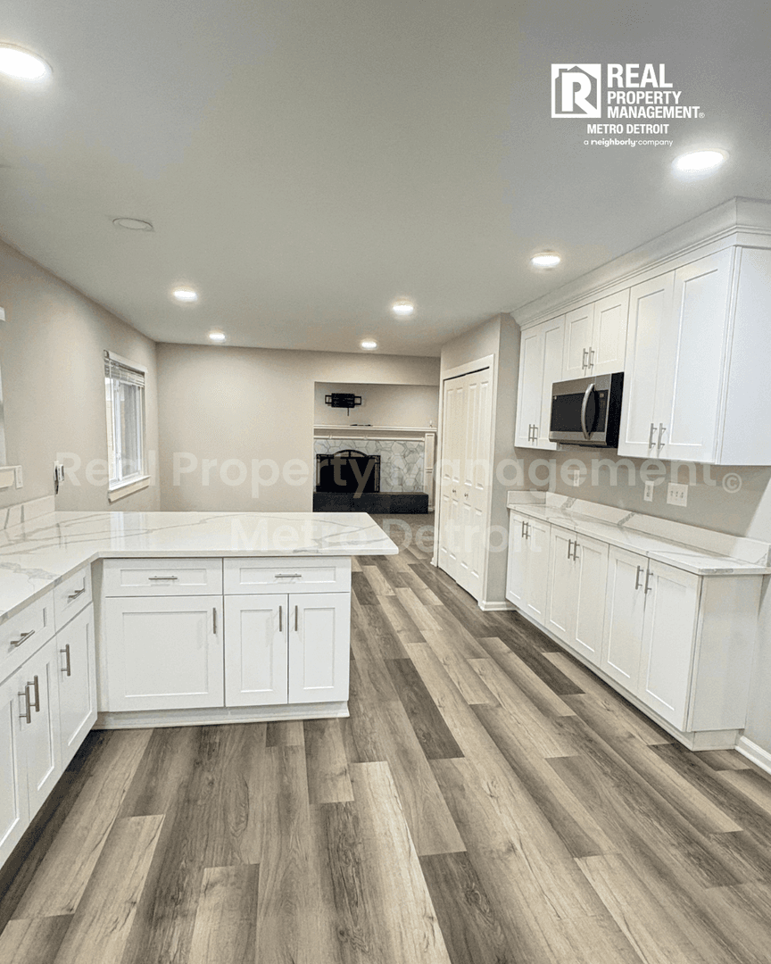 Farmington House: 36515 Vicary Lane