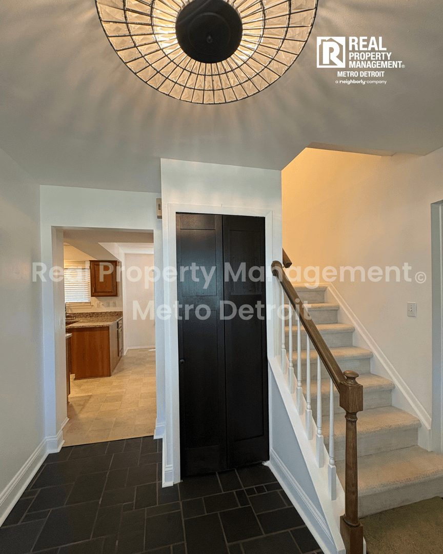Troy House: 3028 Caswell Drive