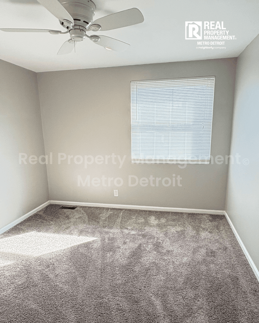 Clawson House: 245 N Bywood Ave
