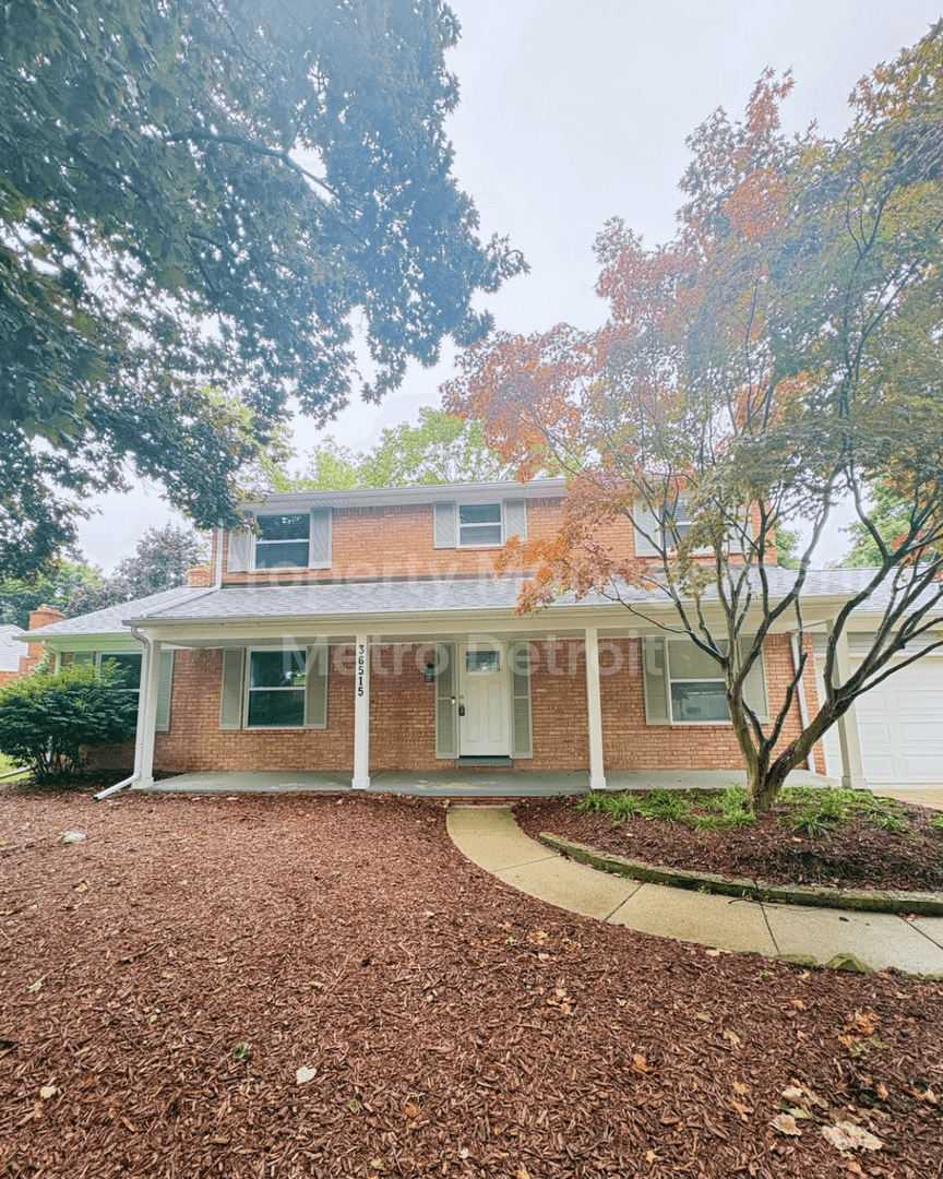 Farmington House: 36515 Vicary Lane