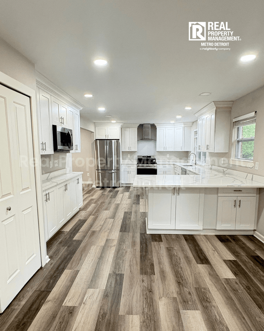 Farmington House: 36515 Vicary Lane