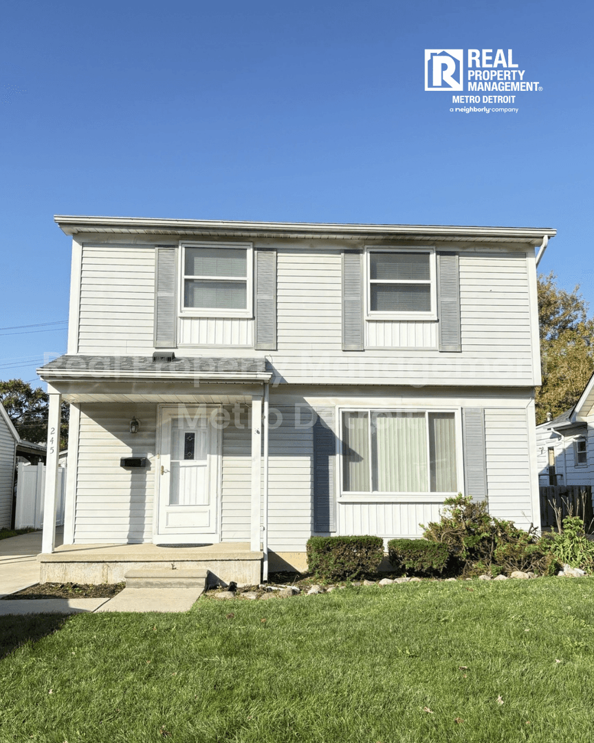 Clawson House: 245 N Bywood Ave