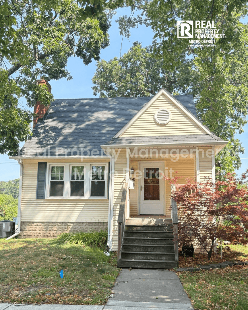 Pleasant Ridge House: 55 1/2 Kensington