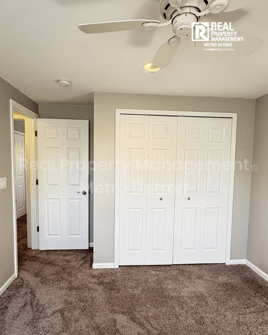 Clawson House: 245 N Bywood Ave