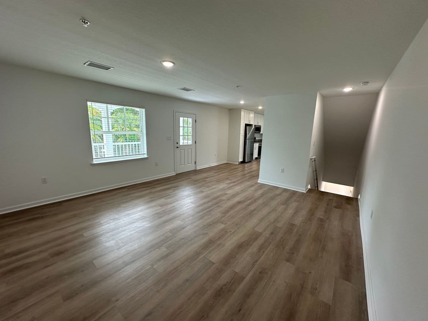 Lakeland Apartment: 301 S Lake Ave