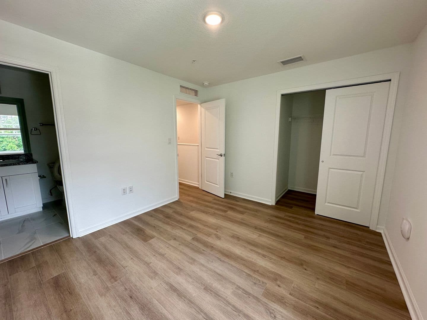 Lakeland Apartment: 301 S Lake Ave