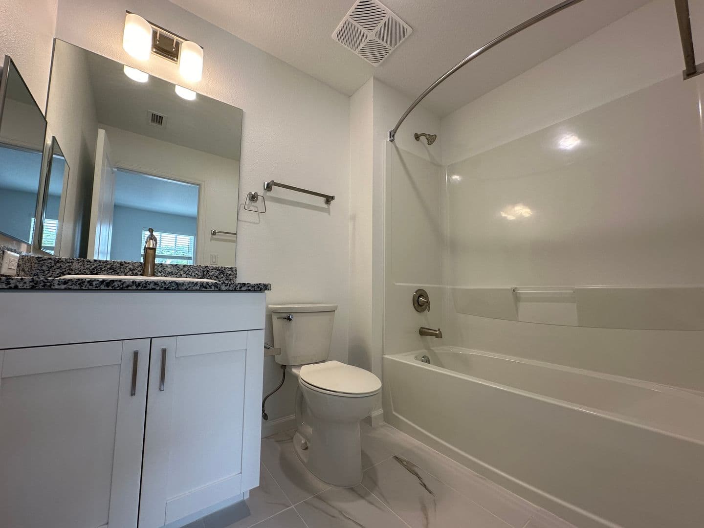 Lakeland Apartment: 301 S Lake Ave